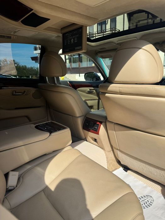 Variante/ Lexus LS460