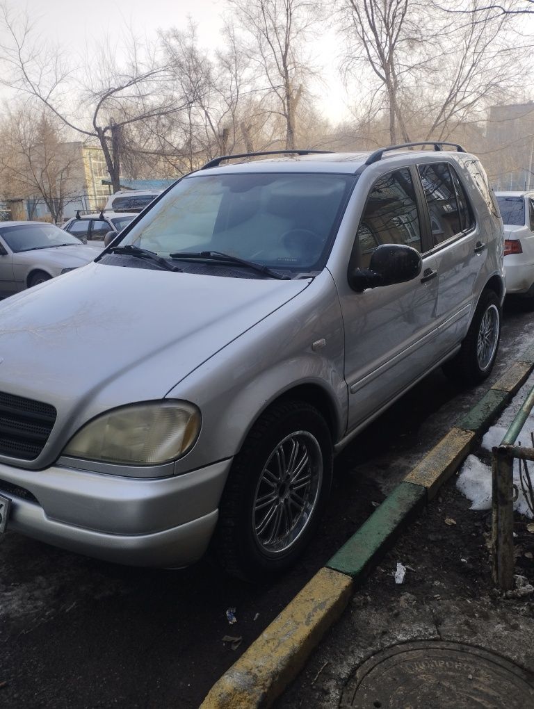 Продам Мерседес ML320