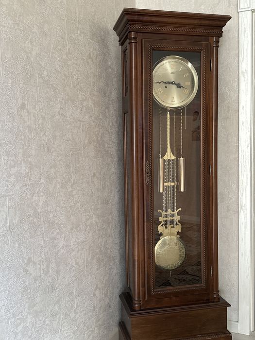 Высокий напрльный механические часы