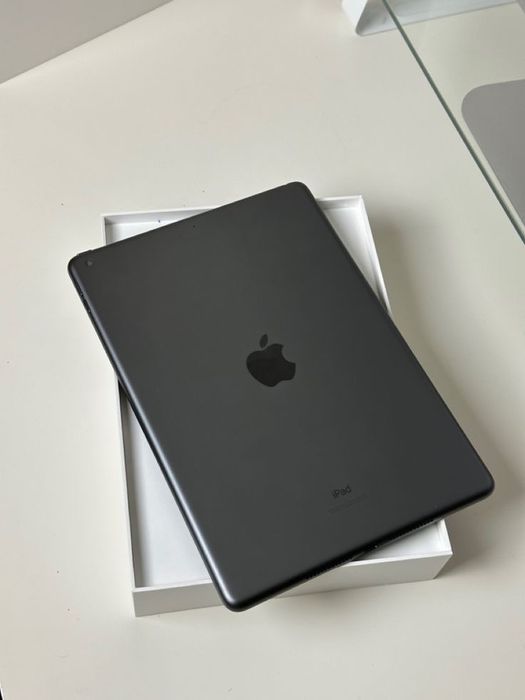 Продам Apple iPad (9th Gen)