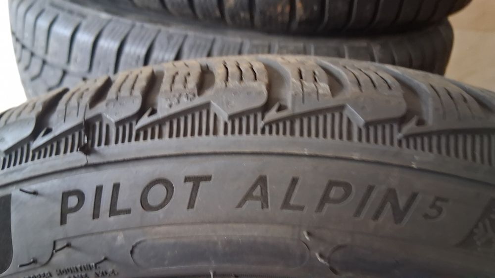 4-броя зимни гуми 235/45/R18 Michelin PILOT ALPIN 5