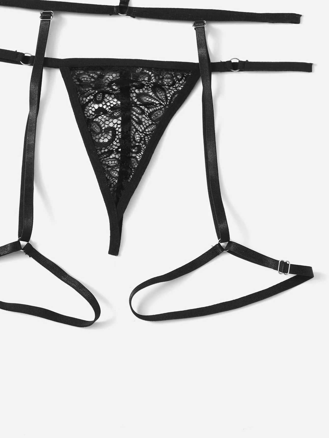 Set lenjerie sexy cu dantela si body harness (chocker + portjartier)