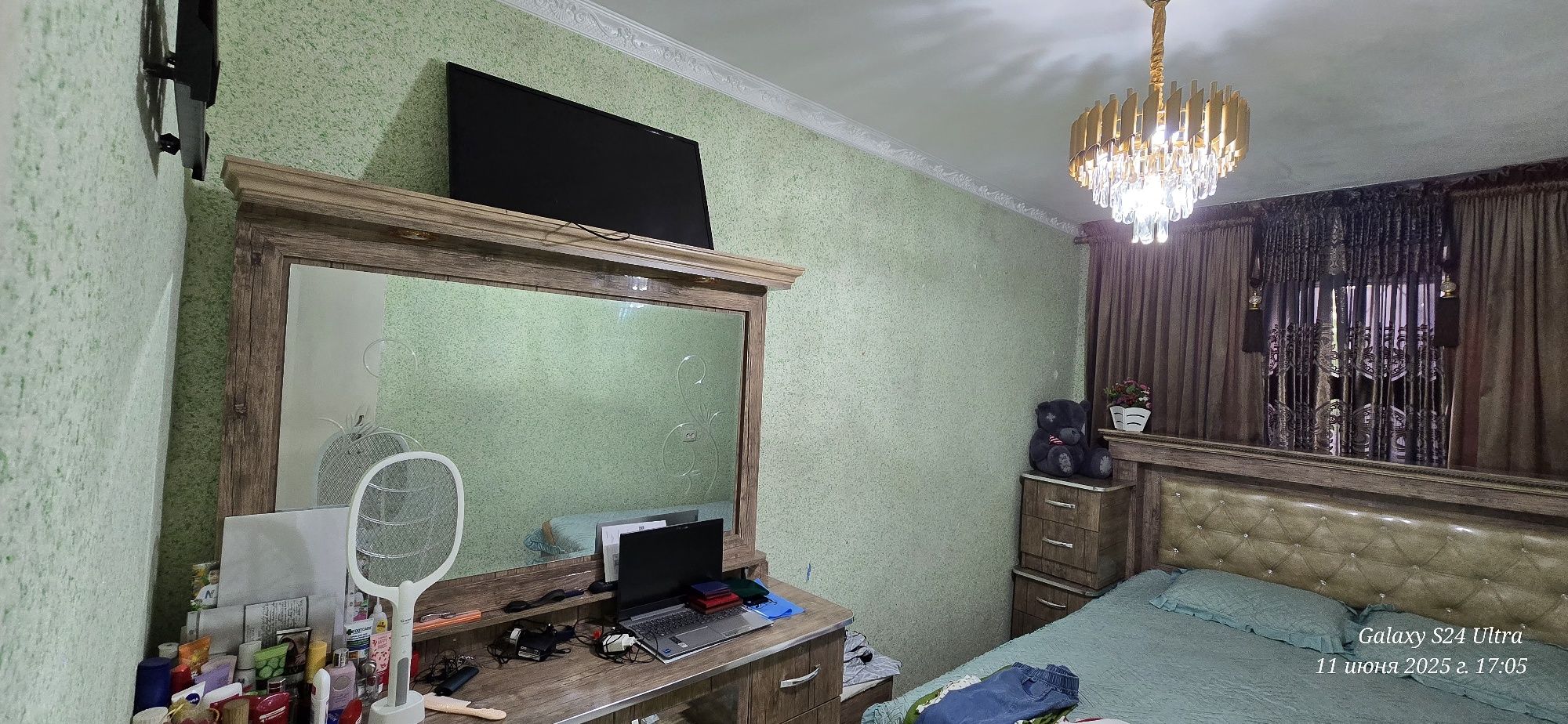 Продаётся 3х  комнатная квартира с обстановкой и с ремонтом,