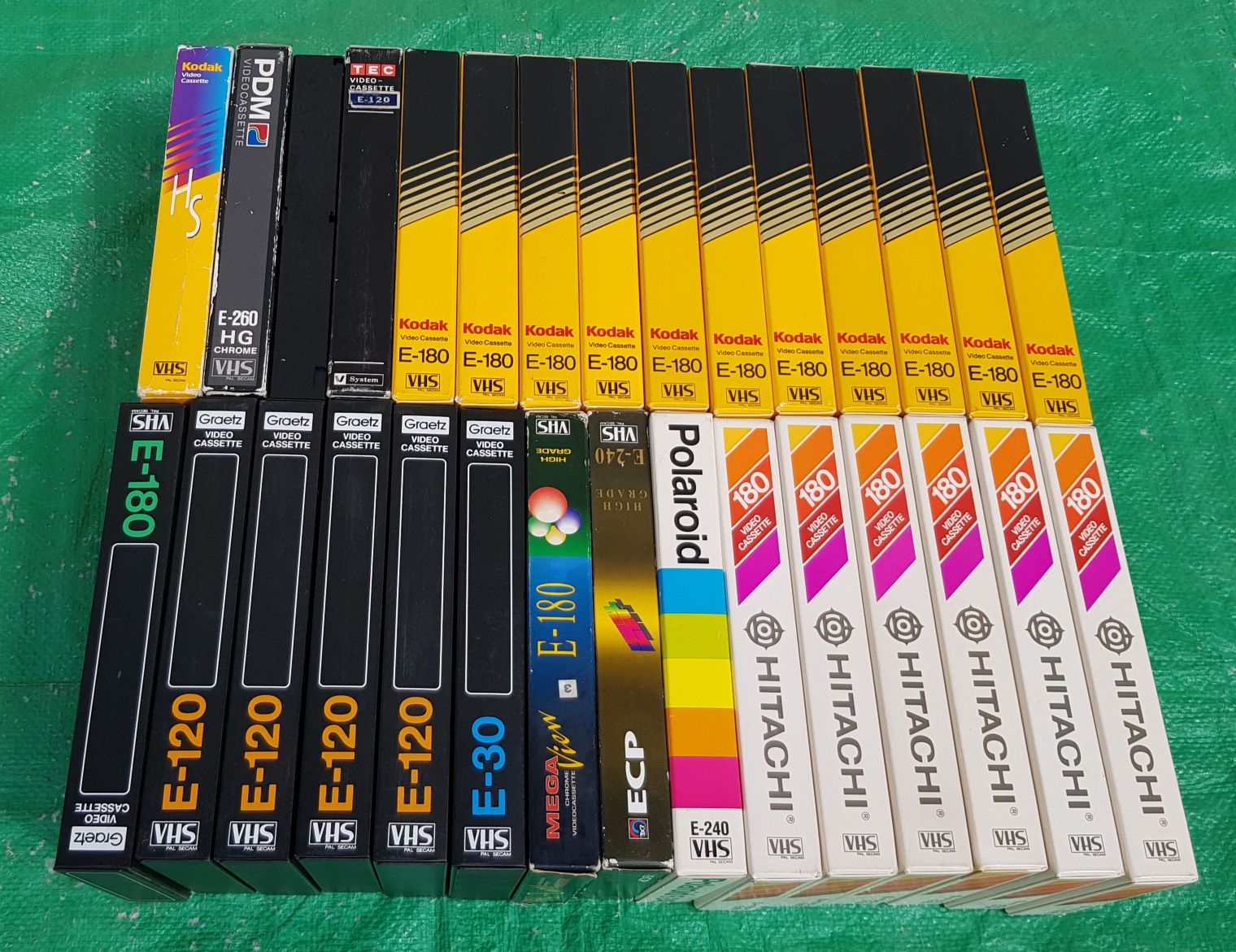 Vând 30 casete video VHS Kodak,colectie din anii 1970 -1990 cu filme