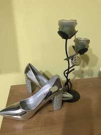 Pantofi argintii dama
