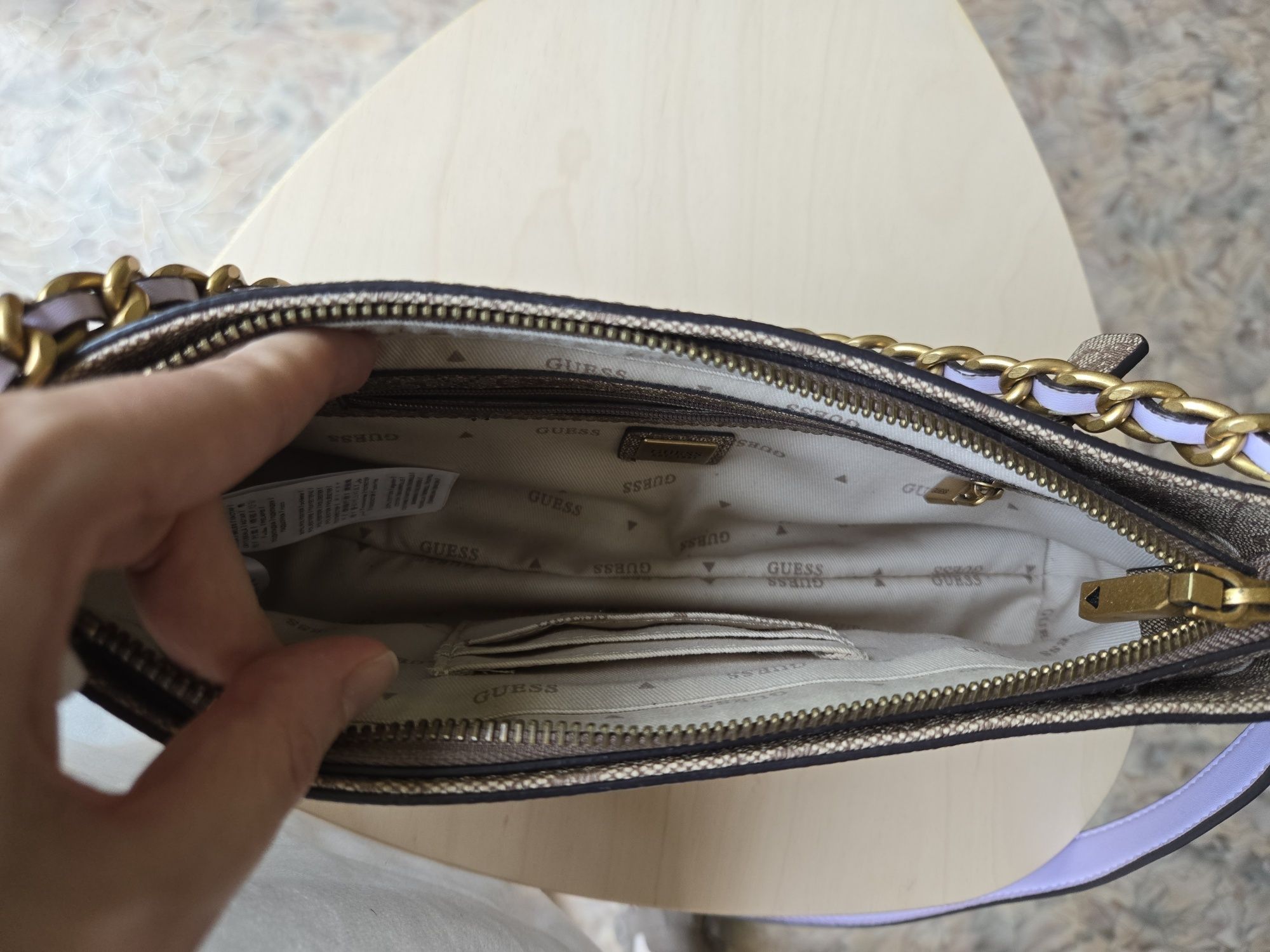 Сумка кроссбоди Guess