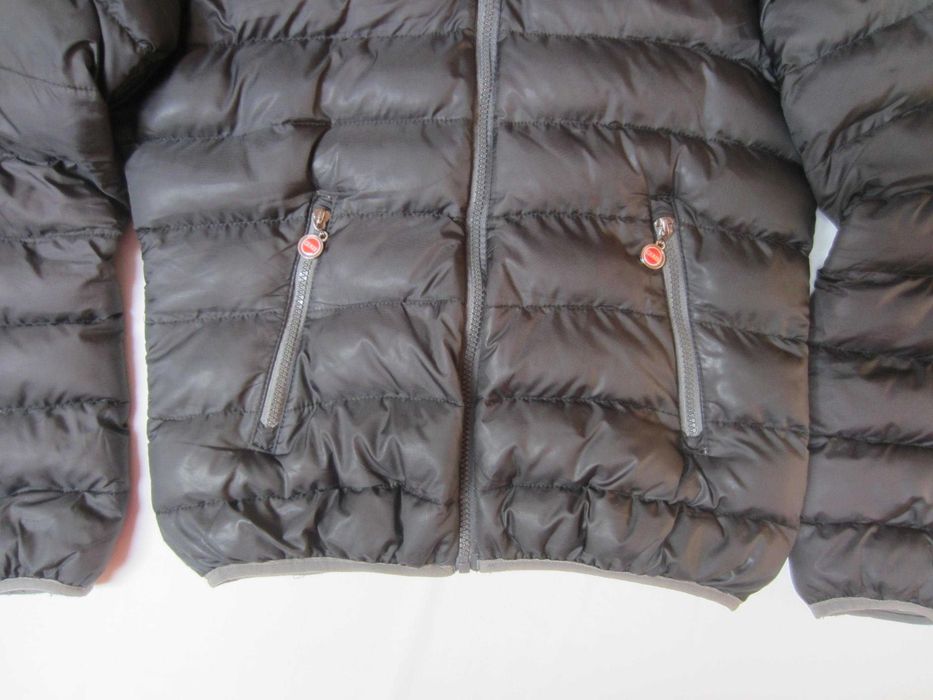 Geaca Colmar, masura S-M,poliester, gluga nedetasabila,culoare neagra