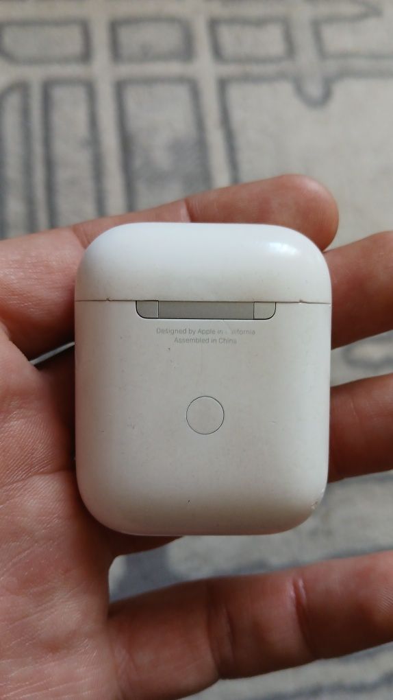 Продаётся Apple AirPods 2.1 /2.2 Кейс. Original 100%