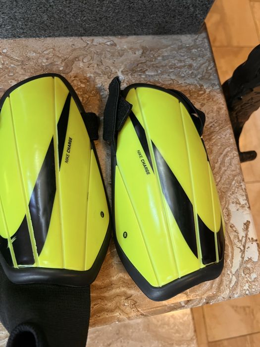 Футболни обувки бутонки и стоножки