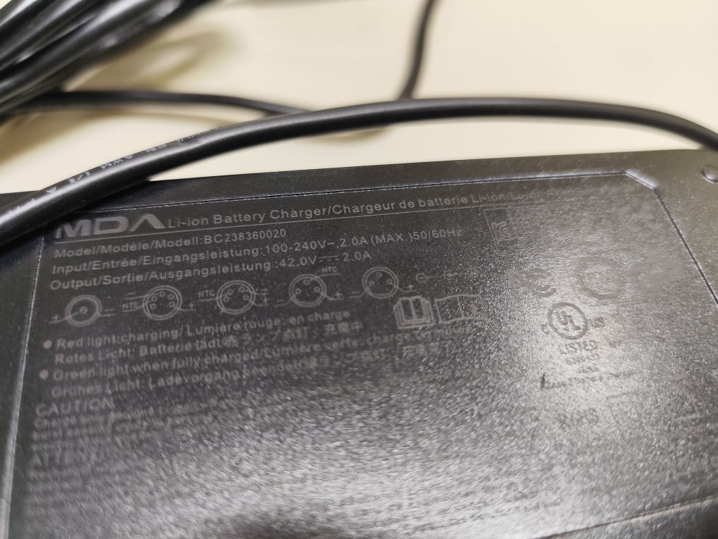 Зарядно за тротинетки Xiaomi Ninebot Segway 42 v 2A не използвано