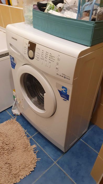 Продам стиральную машину Samsung на 4кг (Нерабочая) Самовывоз