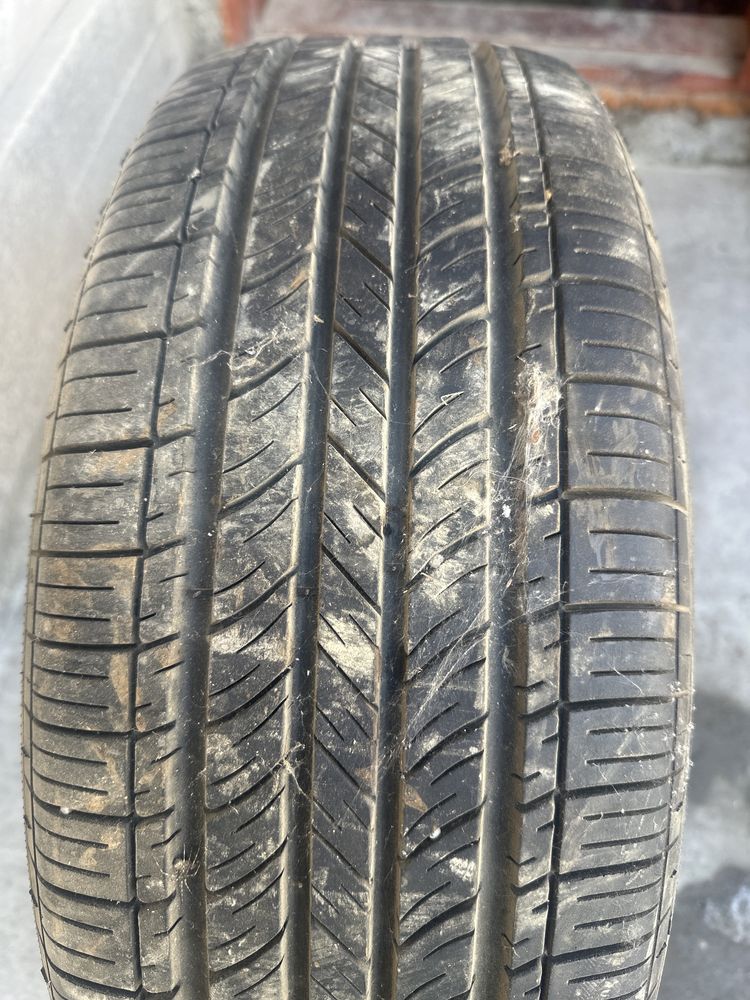 Продам шину MICHELIN состояние как новая размеры 215.60.r16