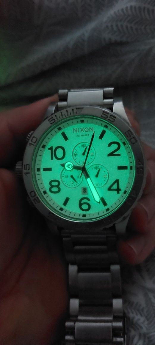 Ceas nixon subacvatic sau schimb