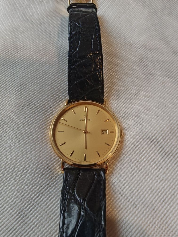 Продавам златен ръчен часовник zenith 18к