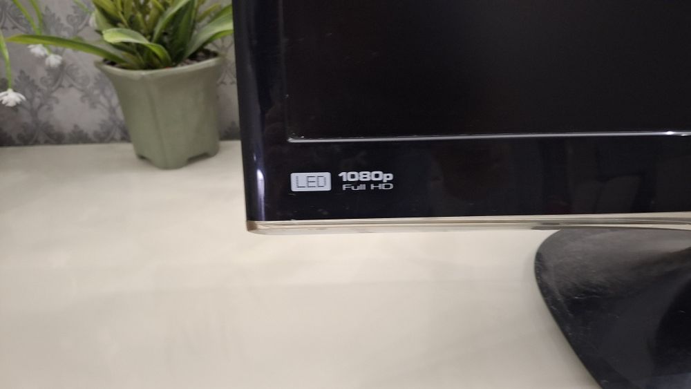 Продам монитор ViewSonic 24" (LED, Full HD 1080p)