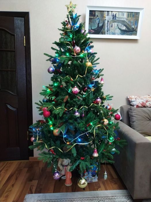 Новогодние ёлки 210 см