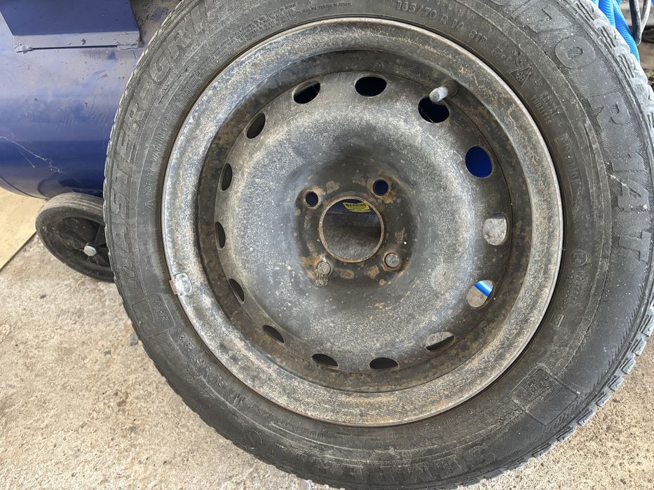 Зимни гуми със джанти  165/70R14 за Пежо