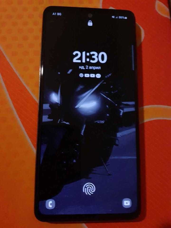 продавам samung a52s 128gb
