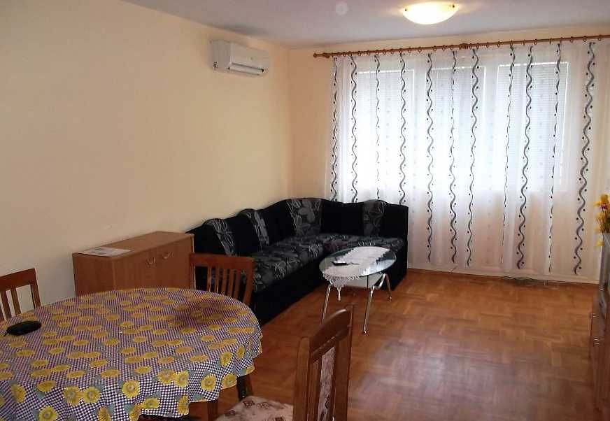 Дава се под наем Тристаен апартамент в Бургас, Възраждане - 80 кв.м за 200 € - Снимка #1