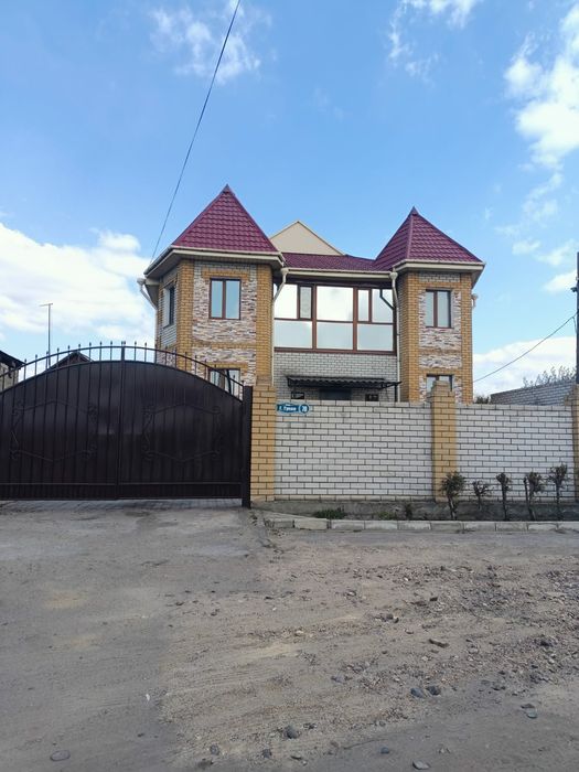 Продам шикарный коттедж в городе Семей.