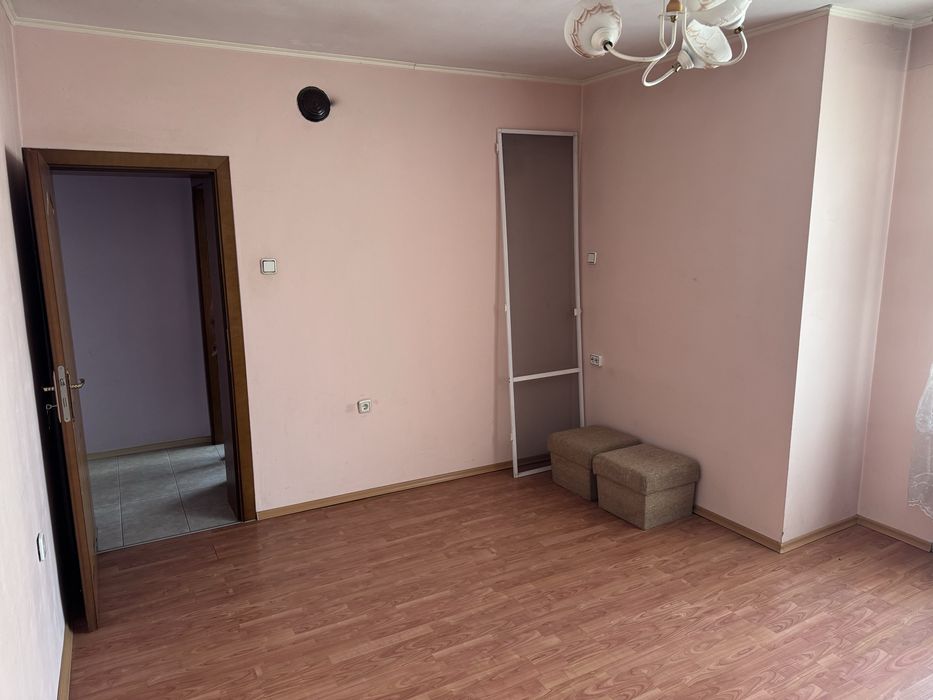 Продава се Тристаен апартамент в Златоград - 61 кв.м за 1066 €/кв.м - Снимка #11