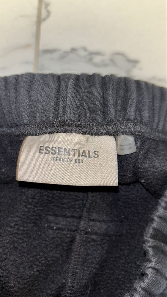 Essentials Панталон размер S