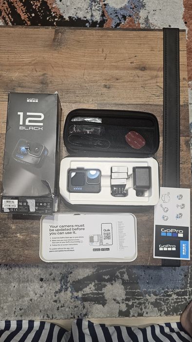 Vând Gopro hero 12 black + accesorii originale