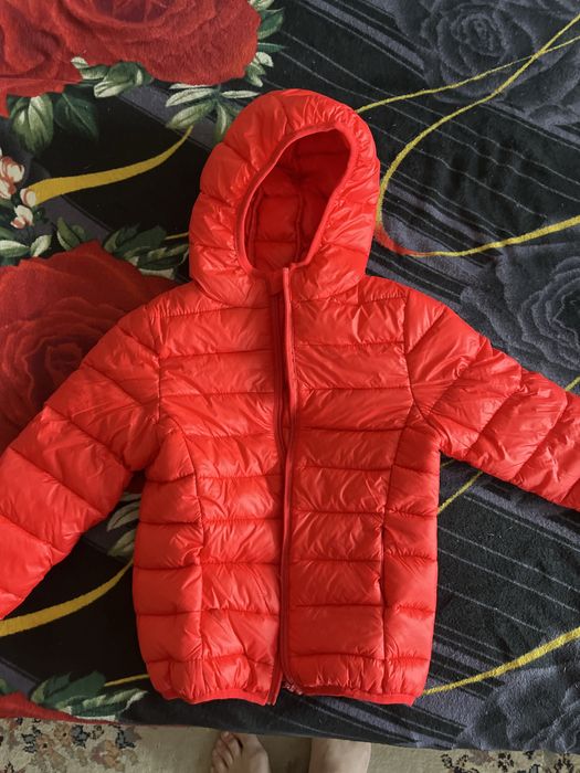 Куртка на мальчика и на девочку.новая .