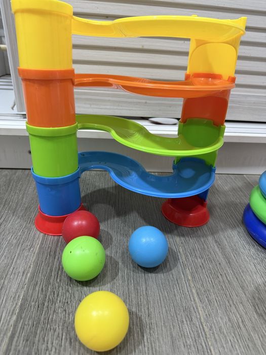 Развивающая игрушка башня шариков