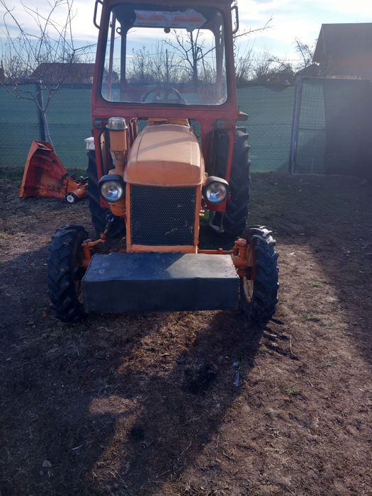 Vand Tractor Renault super 6