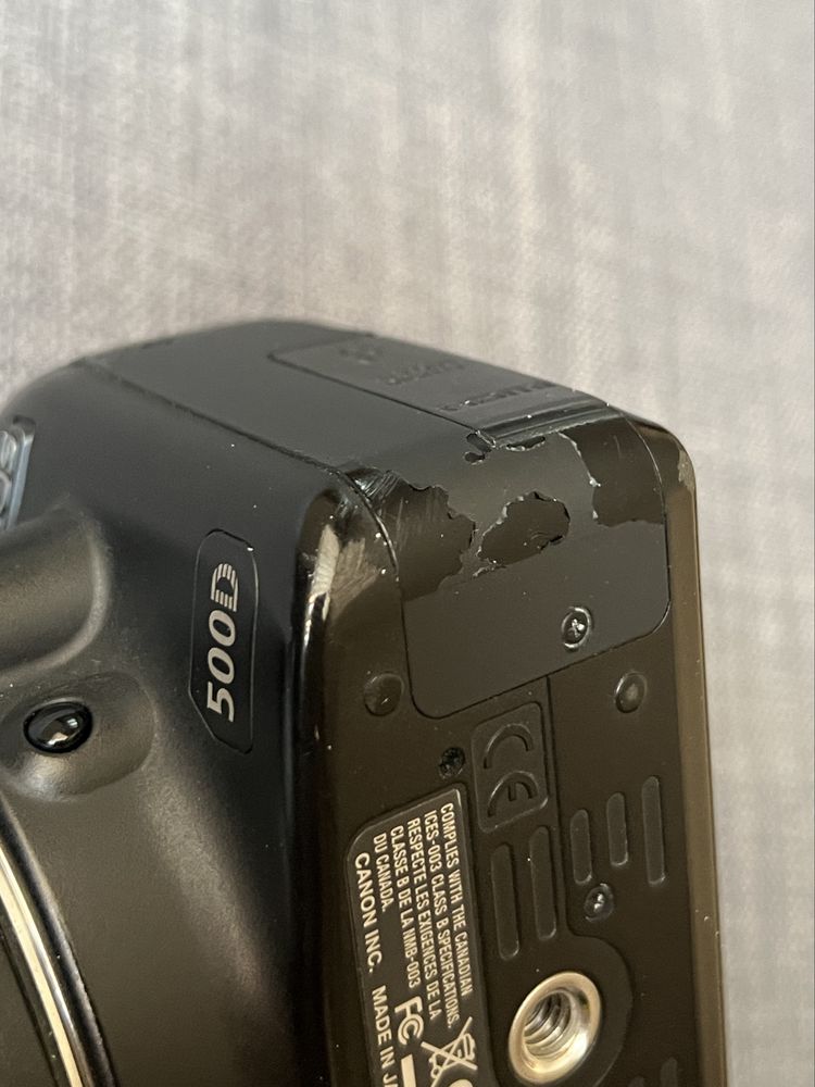 Canon 500D с обектив Canon 18-200mm ПОСОЧЕНАТА ЦЕНА НЕ Е ИСТИНСКА