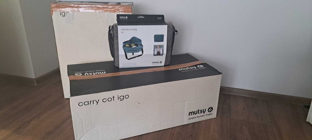 Бебешка количка със зимен и летен кош.