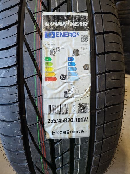 255/45/20 GOODYEAR 4бр