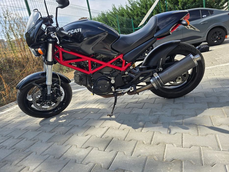 Ducati Monster 695