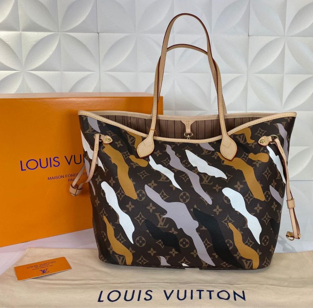 Geanta Louis Vuitton-colectia noua !Produsul este din piele naturală ,