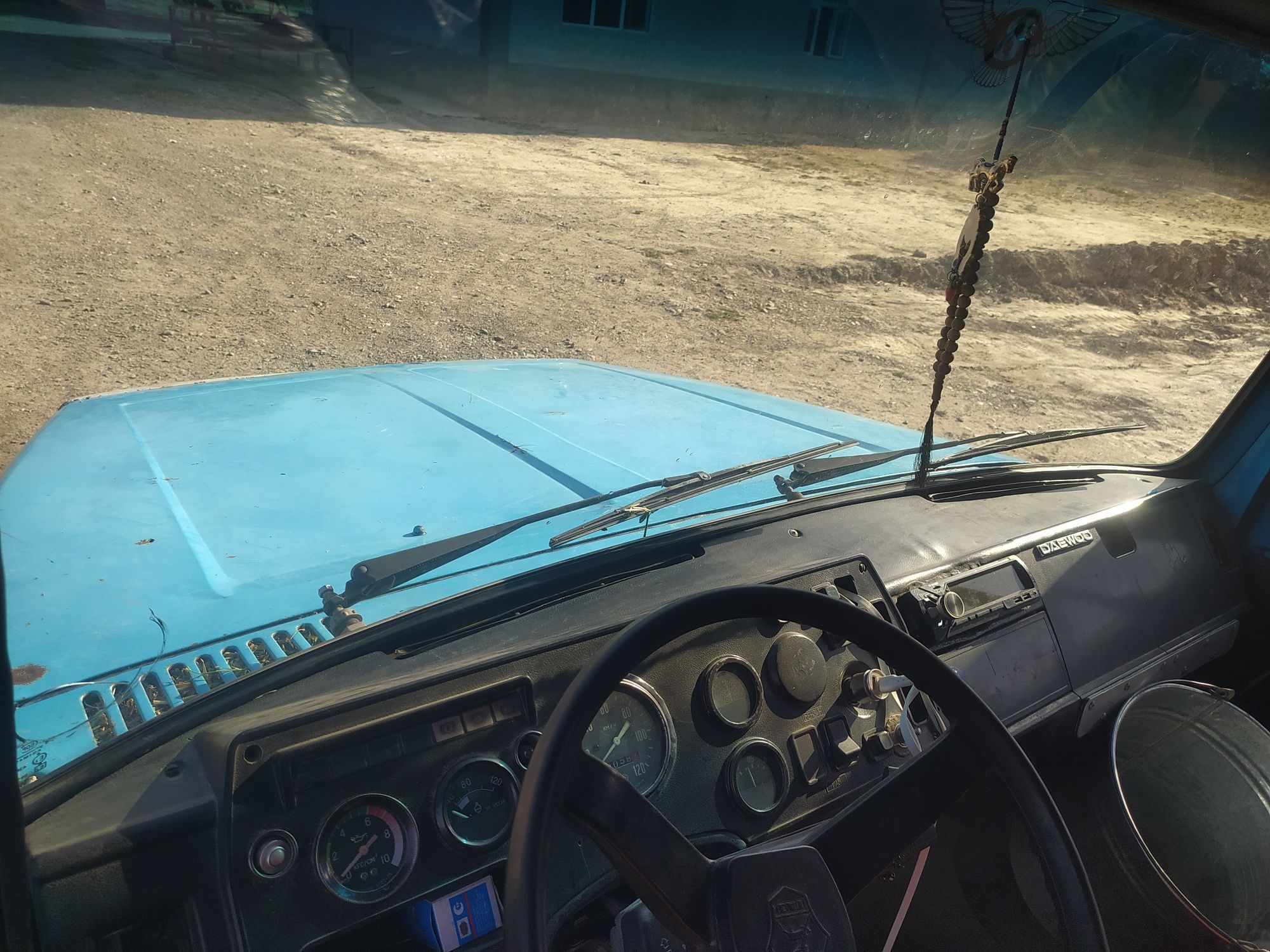 Gaz 53 3307 sotiladi