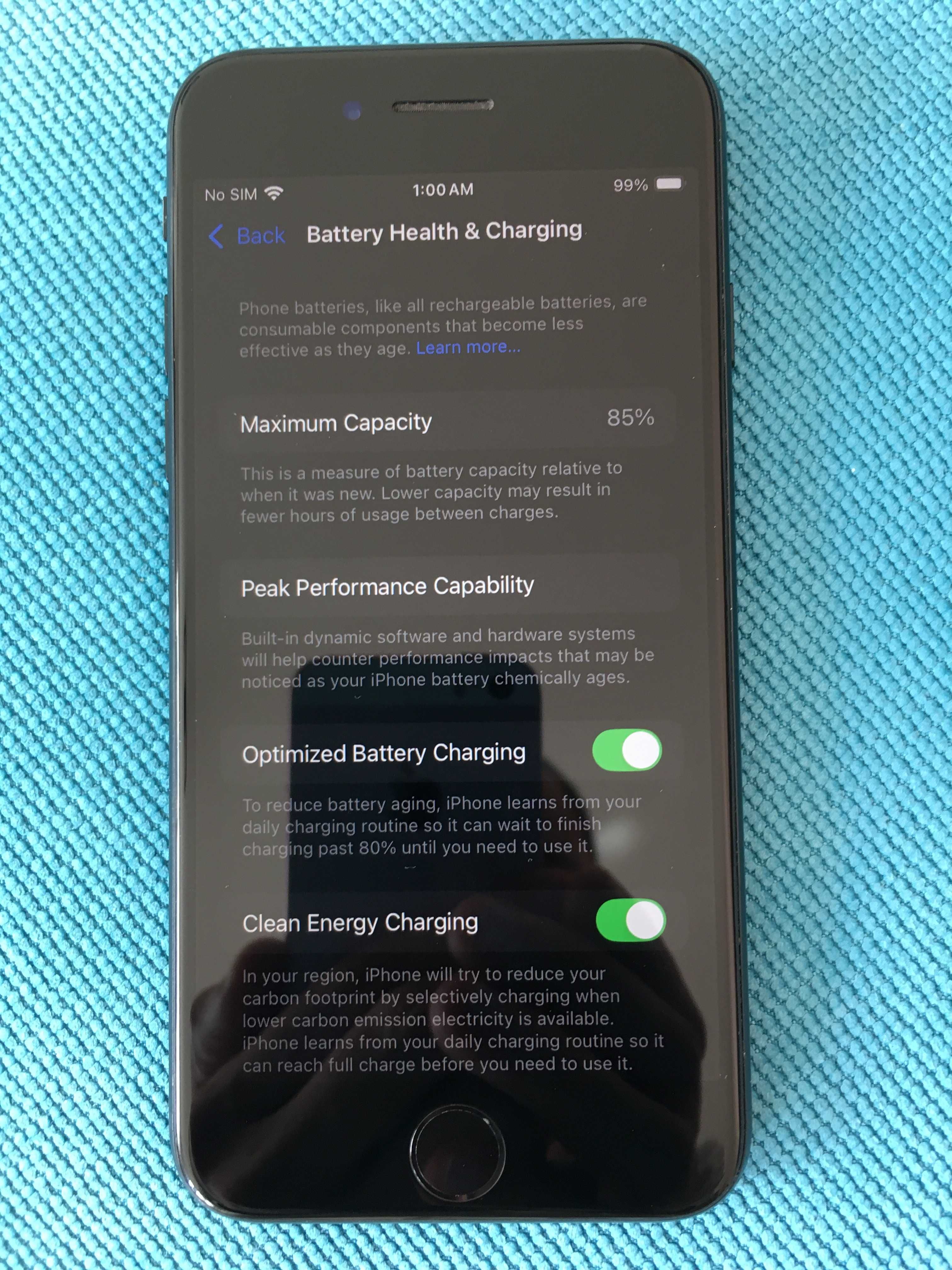 iPhone SE 2022 (3rd gen) 64GB с 5G и esim