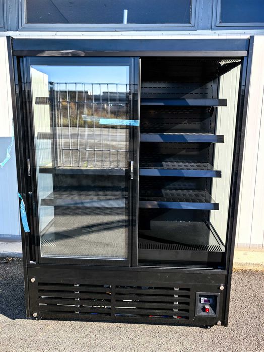 Хладилна витрина вертикална, 700 литра CL -700