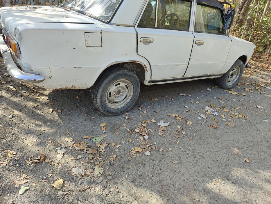 Jiguli 011 sotiladi xolati oʻrtacha yurib turibdi