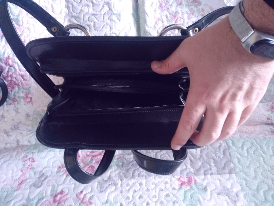 Дамска чанта - нова средно голяма удобна за ежедневна употреба!!!