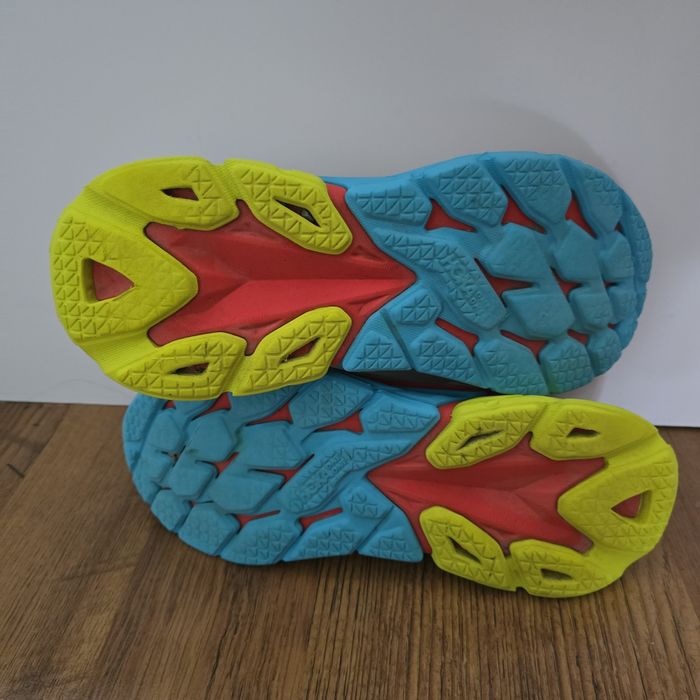 Hoka one one маратонки