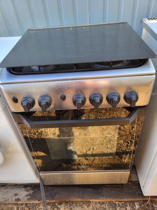 Газовая плита Индезит.