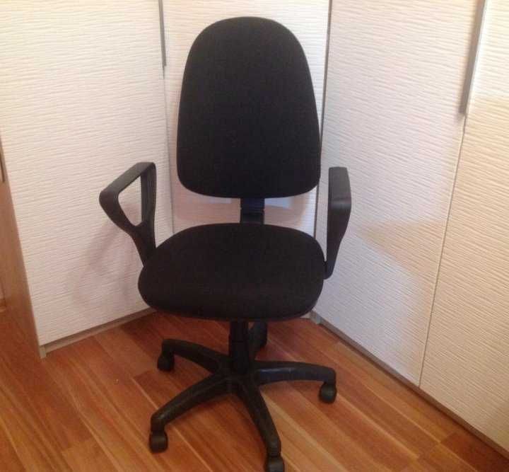 Кресло офисное компьютерное в ОТЛИЧНОМ состоянии