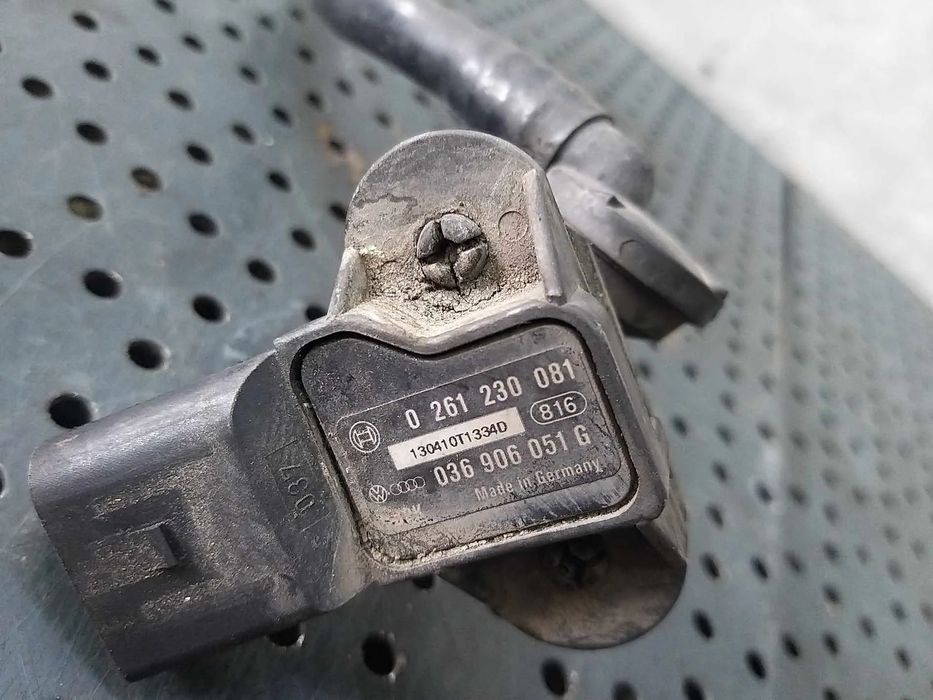 Conducta vacuum cu senzor 3.0 tdi audi a6 c7 4g Conducta vacuum cu senzor 3.0 tdi audi a6 c7 4g 0261230081 036906051g 4g1611931d
