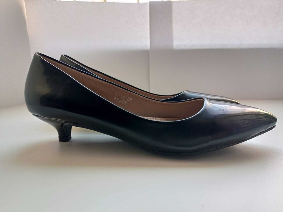 Туфли женские классические. НОВЫЕ. Размер 37-38.