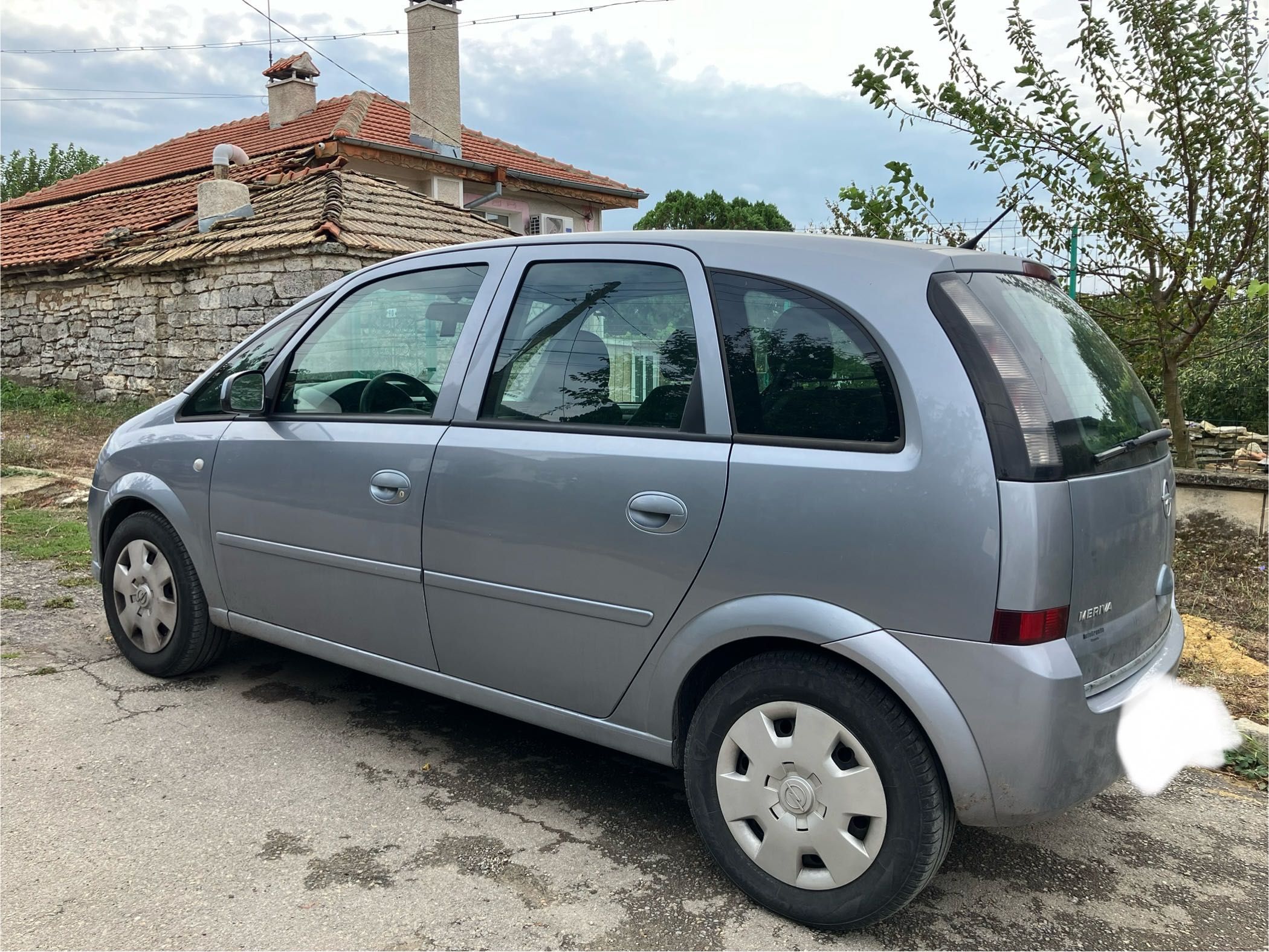 Продавам Opel Meriva 1.6