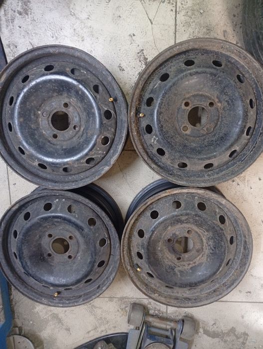 Продам комплект дисков r15 renault разболтовка 4.100