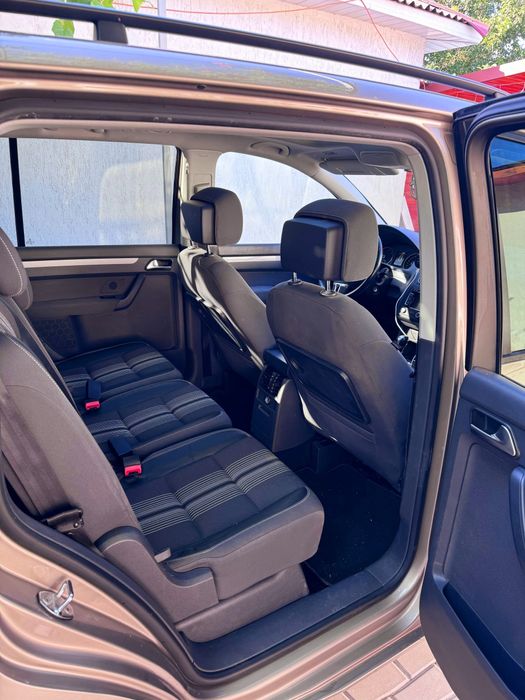 VW Touran DSG 1.6 TDI