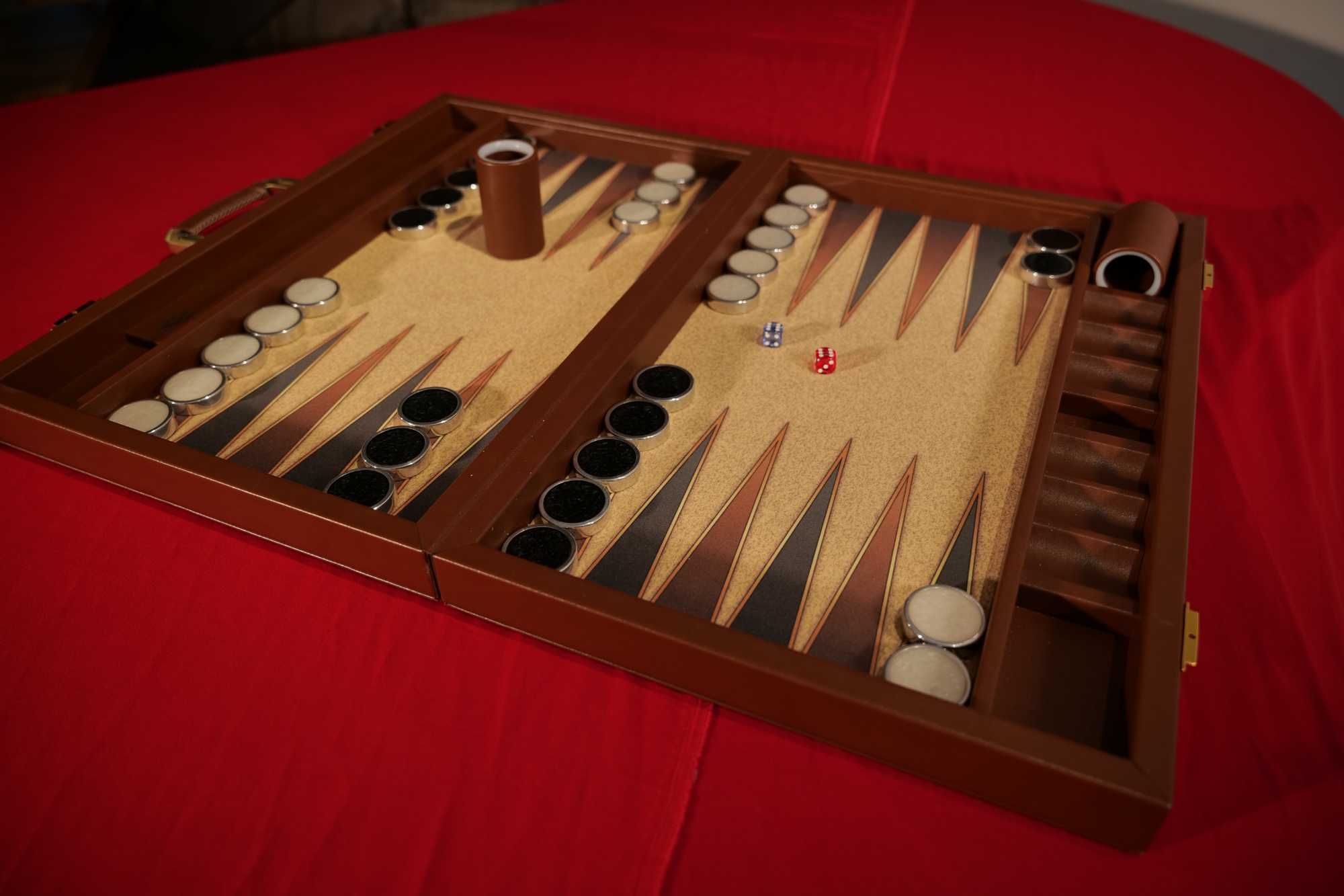 Луксозна Табла, Backgammon Board