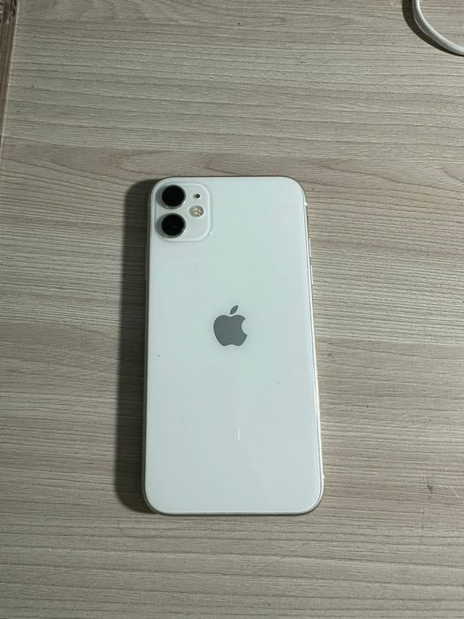 iPhone 11 в идеальном состоянии